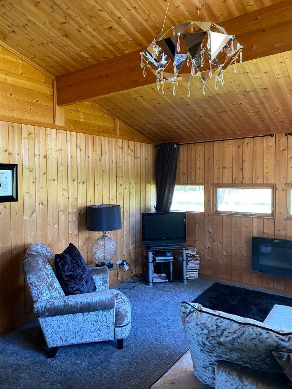 Heatherwood Lodge room 2