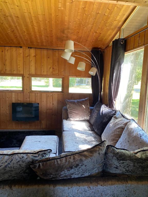 Heatherwood Lodge room 6
